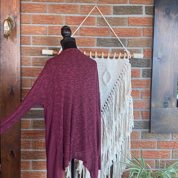 π¦
American Eagle Cardigan - Picture 3 of 5